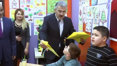 engelli ogrenci - Okullarda karne heyecanı - İZMİR  Videosu
