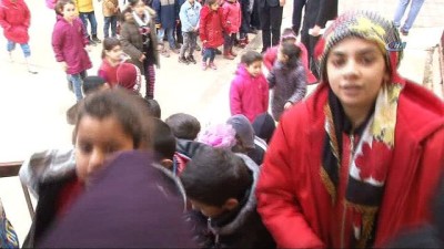 akilli tahta -  Sınırın çocukları karne aldı  Videosu