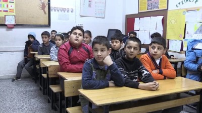 spor merkezi - Suriyeli çocuğun karne sevinci - ADIYAMAN Videosu