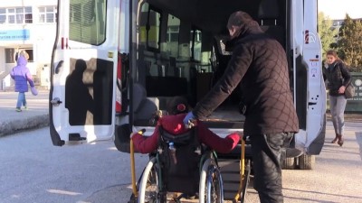 bedensel engelli - Tek hayali arkadaşlarıyla birlikte ayakta karne almak - KIRKLARELİ  Videosu