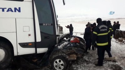 agir yarali -  Yolcu otobüsü ile otomobil çarpıştı: 1 ölü, 2 yaralı  Videosu