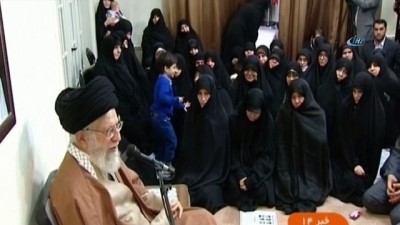fedakarlik -  - İran dini lideri Hamaney: 'İran düşmanları para, silah, siyaset ellerindeki tüm imkanları kullanıyorlar'  Videosu