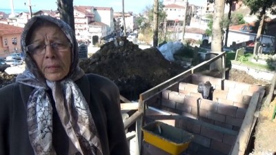 kacis -  Bu ailede herkesin mezarı hazır...90 yaşındaki yaşlı adam eşi, kendisi ve çocukları için mezar hazırlattı  Videosu