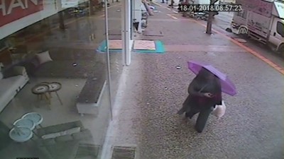 cep telefonu - Bulunan paranın sahibini sosyal medyada arıyor - ÇANKIRI Videosu