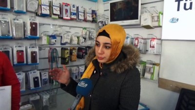 sadaka -  Dükkan sahibinden sadaka kutusunu çalan hırsıza tepki: 'Evde açlıktan ölsün sokağa çıkamasın'  Videosu