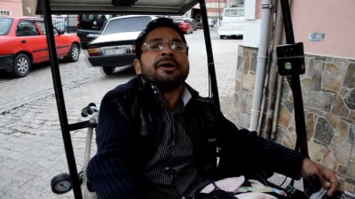 tekerlekli sandalye -  Engelli aracına güneş enerjili panel taktırdı  Videosu