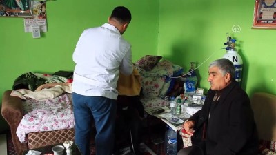 Köy köy gezip engelli ve yatalak hastaları tıraş ediyor - VAN