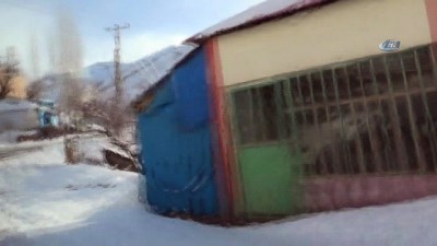 gizli buzlanma -  Mahsur kalan sürücülere Mehmetçik yetişti  Videosu