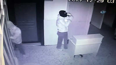 maskeli hirsiz -  Okulu soyan kar maskeli hırsızlar kamerada  Videosu