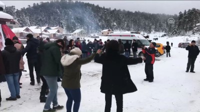 davul zurna - Sivas'ta 7. Geleneksel Eğriçimen Yaylası Kış Festivali Videosu