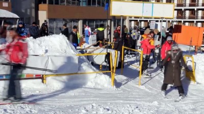 kayak merkezi - Uludağ'da sömestir yoğunluğu başladı - BURSA  Videosu