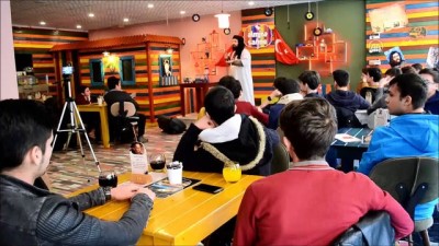 hamburg - Açtığı sanat kafede meddah geleneğini yaşatıyor - KIRŞEHİR  Videosu