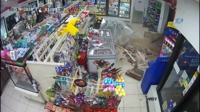 market -  Kamyonetle girdiler, ATM’yi götürdüler  Videosu