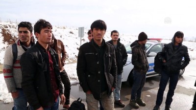 kacak - 14 yabancı uyruklu yakalandı - SİVAS Videosu