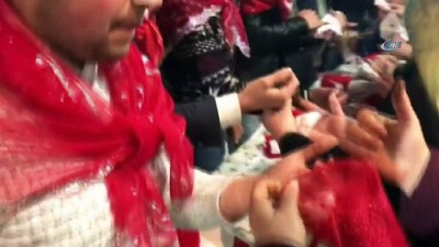 isabey -  Bursalı anneler ellerine kına yaktıkları evlatlarını askere yolladı  Videosu