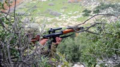 terorle mucadele - ÖSO, Afrin'in batısındaki Ömer Uşağı köyünü PYD/PKK'dan arındırdı Videosu