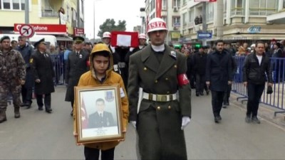 kalp krizi -  Şehidin yakını bu acıya dayanamadı  Videosu