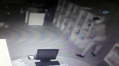 asad -  Balyozlu hırsız kapıyı açamayınca tekmeledi...O anlar kamerada  Videosu