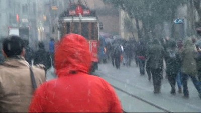  Beyaza bürünen İstanbul kartpostallık görüntüler oluşturdu