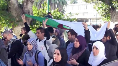 saglik sistemi - Cezayir'de stajyer doktorlardan eylem Videosu