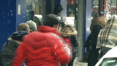  İstanbul’da kar yağışı etkili oldu 