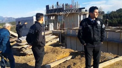 insaat alani -  Milas’ta parasını alamayan işçiler çatıda eylem yaptı Videosu