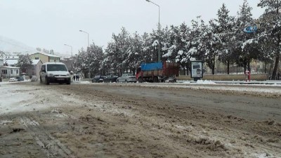 yagan -  Bayburt’ta kar yağışı devam ediyor  Videosu
