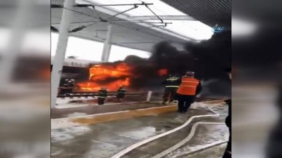 yuksek hiz -  Çin’de Hızlı Tren Alev Aldı  Videosu