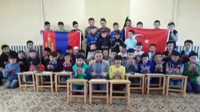 sinir otesi harekat - Moğolistan'daki Kazak çocuklar Türk ordusu için dua etti - ULAN BATUR Videosu