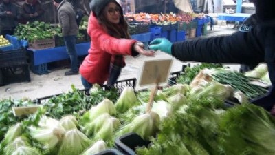 pazarci -  Pazarcıların zorlu kış şartları  Videosu