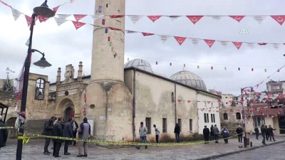 roketli saldiri - Roketin isabet ettiği tarihi Çalık Camisi'nin müezzini Aşıroğlu - KİLİS  Videosu