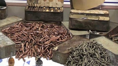 el bombasi - Siirt'te bir ahırda çok sayıda silah ve mühimmat ele geçirildi Videosu