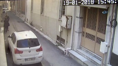 ziynet esyasi -  Dolandırıcıları uyanık bankacı yakalattı...Zanlı güvenlik kamerasına böyle yakalandı  Videosu