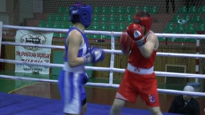 Kadınlar Türkiye Boks Şampiyonası'nda yarı final maçları yapıldı