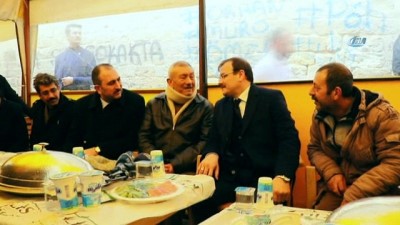 taziye ziyareti -  Başbakan Yardımcısı Çavuşoğlu ile Bakan Gül'den taziye ziyareti  Videosu