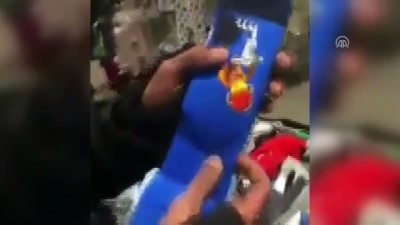 benzerlik - H&M'den 'Allah' yazısına benzer figürlü çocuk çorapları için özür - STOCKHOLM  Videosu