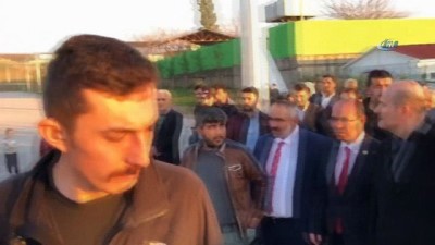  Bakan Soylu Suriyeli mültecilerin kaldığı konaklama merkezini ziyaret etti