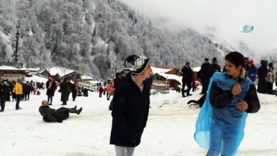 yabanci turist -  Bu yıl 11'incisi düzenlenen Kardan Adam Şenliği ikinci gününde renkli görüntülere sahne oldu  Videosu