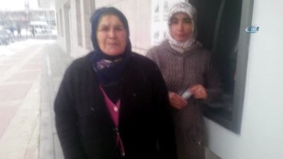 selamet -  Sattığı hindilerden elde ettiği geliri Mehmetçik'e bağışladı  Videosu