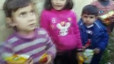 gida yardimi -  - Türkmen savaşçılar, Afrin’de Türkiye’nin sivil halka gönderdiği yardım malzemelerini dağıttı  Videosu