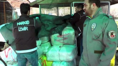 uyusturucuyla mucadele - 1,5 ton uyuşturucu ele geçirildi - Polislerden Mehmetçik'e destek mesajı - İZMİR Videosu