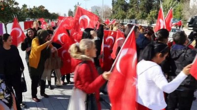  Adana'da 250 kadın Afrin'e gitmek için başvuru yaptı 