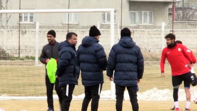devre arasi - Beşiktaş'ın efsane futbolcusu şampiyonluk peşinde - VAN  Videosu