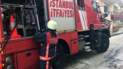 cep telefonu -  Kağıthane’de korku dolu anlar kamerada...Cip alev alev yandı, sürücü son anda kurtuldu  Videosu