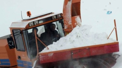 karla mucadele -  Kar ve tipi Doğu Anadolu’da 400’e yakın köy yolunu ulaşıma kapattı  Videosu