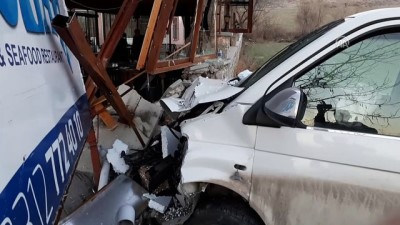 Beypazarı'nda otomobil duvara çarptı: 5 yaralı - ANKARA
