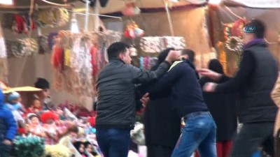 grup genc -  Taksim Meydanı'nda tekme ve tokatlı kavga kamerada  Videosu