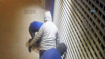 maskeli hirsiz -  Maskeli 4 soyguncunun 90 saniyede yaptığı hırsızlık kamerada  Videosu