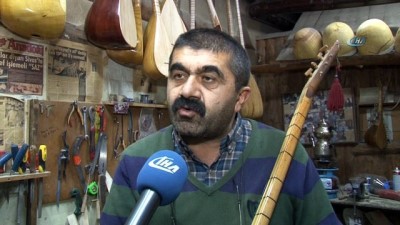 alisveris -  Saz ustası İyidoğan: 'Aşık Veysel’in sazının para ile satılamayacağını düşünüyorum' Videosu