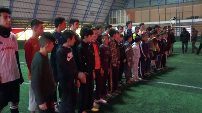 gazi yakinlari - Şehit ve gazi çocukları için futbol kursu - VAN  Videosu